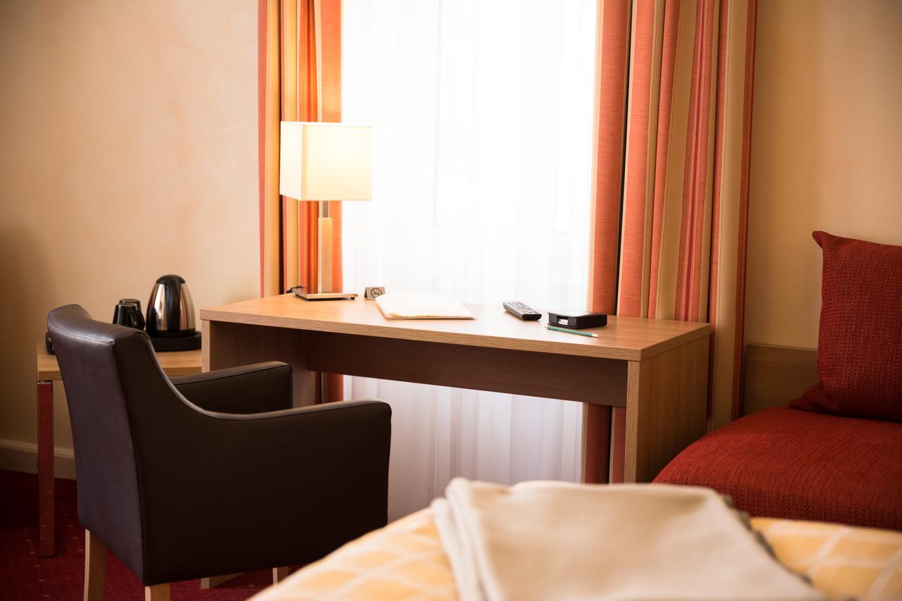Hotel-Pension Berger ハイデルベルク エクステリア 写真