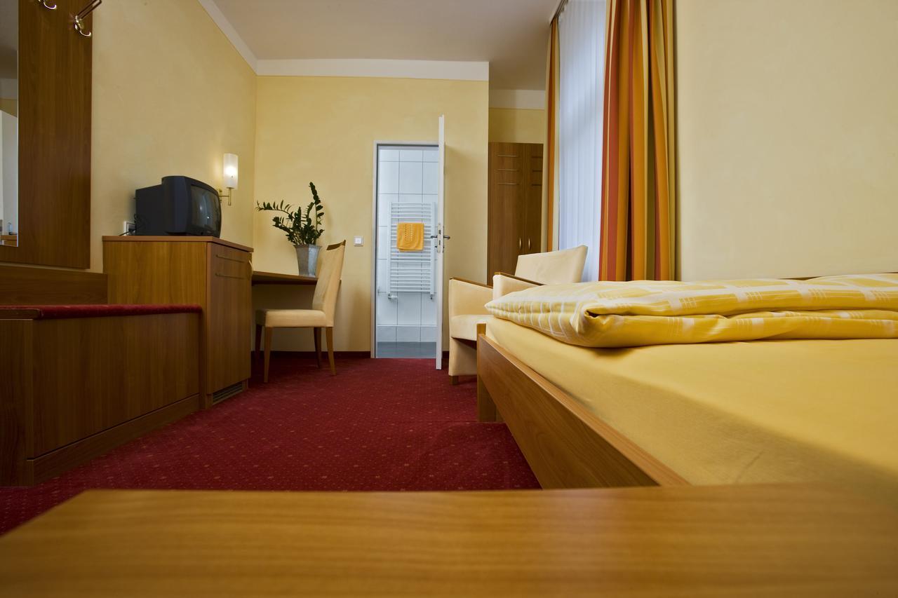 Hotel-Pension Berger ハイデルベルク エクステリア 写真